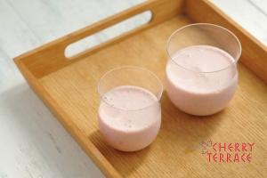 いちごとバナナのスムージー