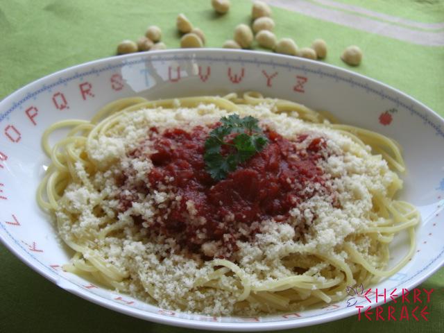 シンプルトマトソースのスパゲッティ