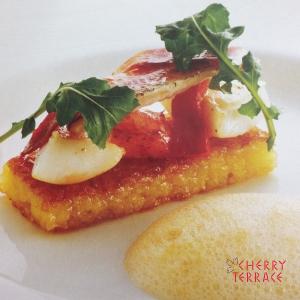 海の幸のパエリア風　スープドポワソンのエアーと共に