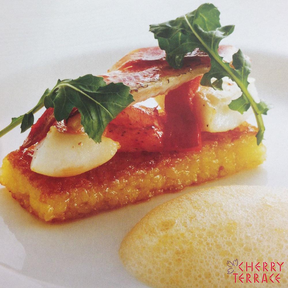 海の幸のパエリア風　スープドポワソンのエアーと共に