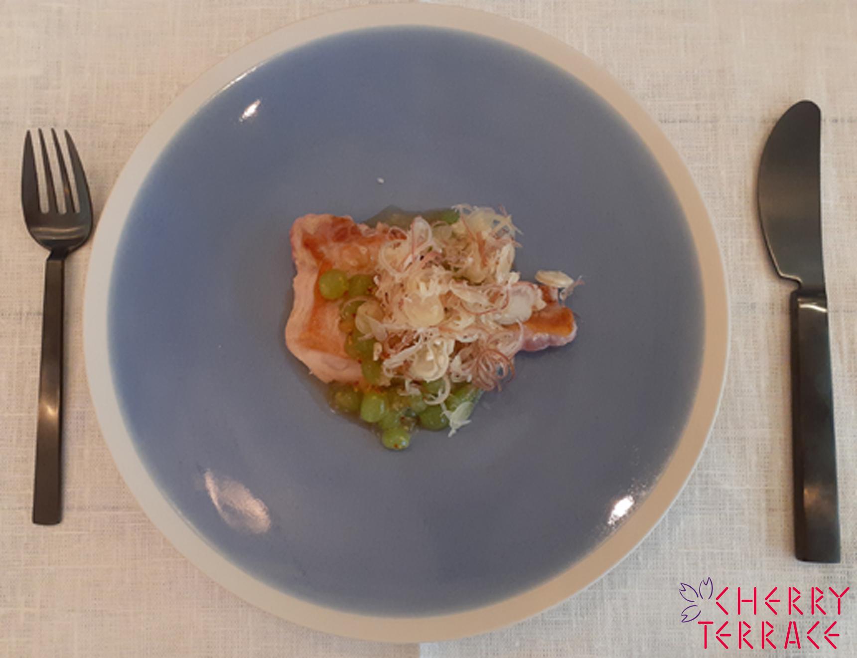 ポークソテー　ぶどうと茗荷のソース　　　　（補気養血・消腫）