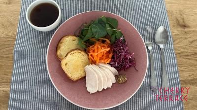 ホットキルトで簡単鶏ハム 〜ヒスイソース〜