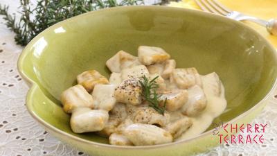 かぼちゃと豆腐のニョッキ ブルーチーズのソース