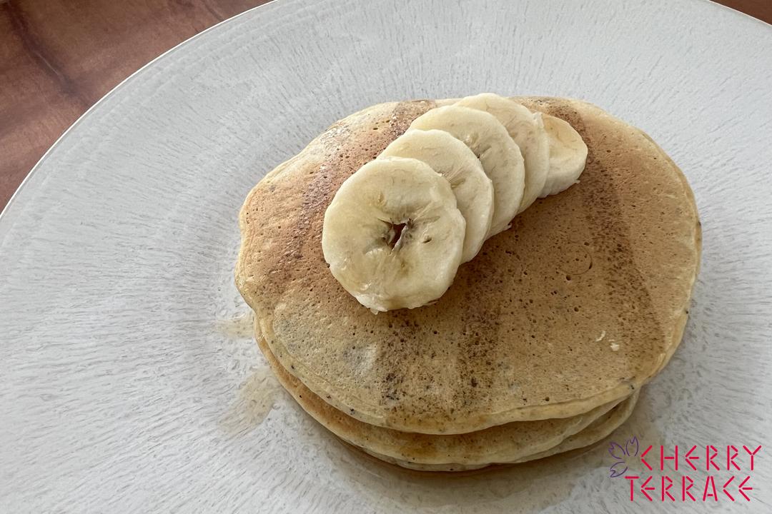 黒ゴマ・アーモンド・きな粉パウダー入りパンケーキ